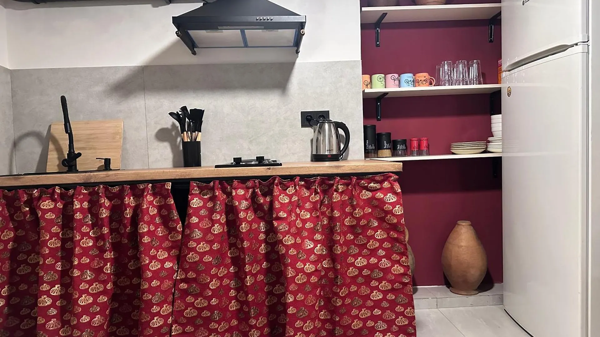 Wine Cellar Hostel 第比利斯 0*,