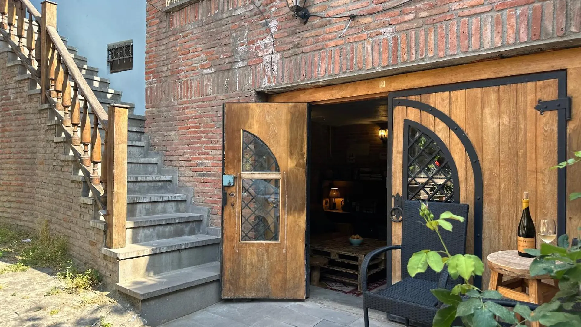 Wine Cellar Hostel 第比利斯 格鲁吉亚